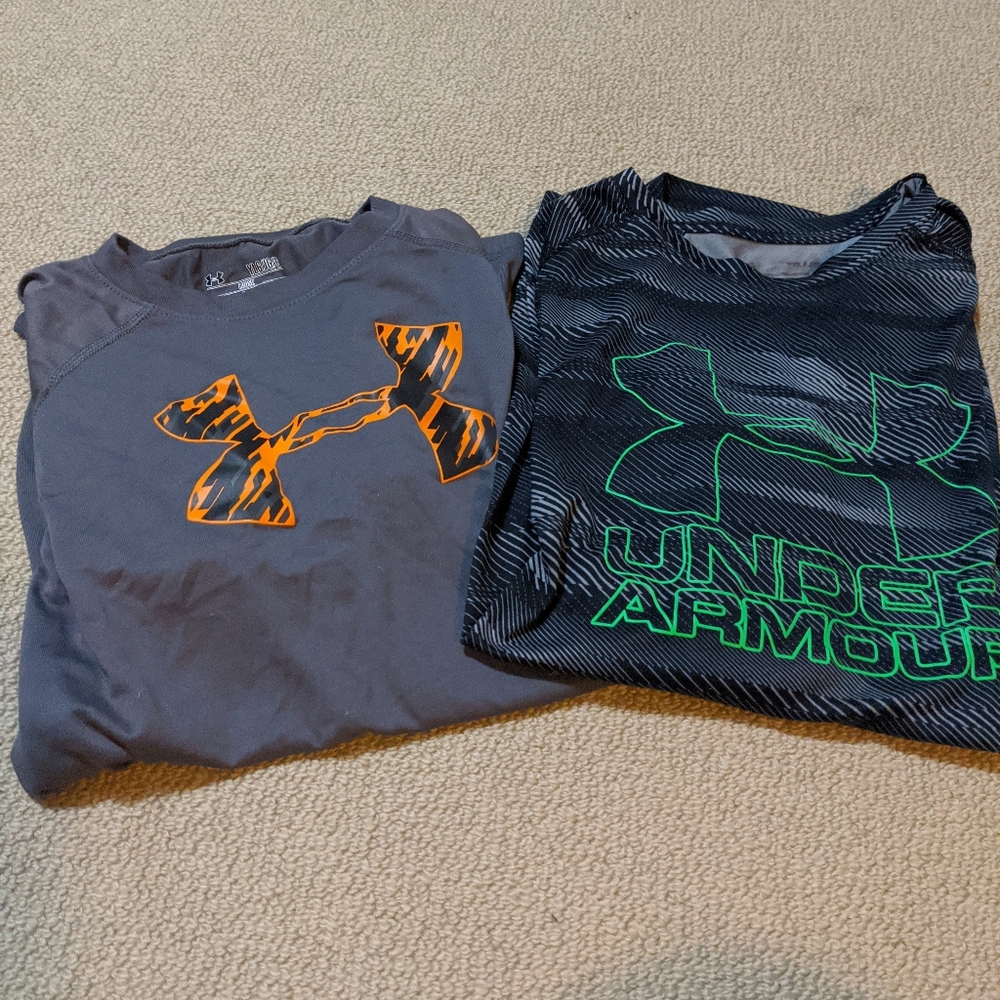 Lot of 2 Under Armour Boys short sleeve shirts